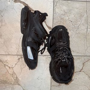 Slightly warned balenciaga sneakers no box